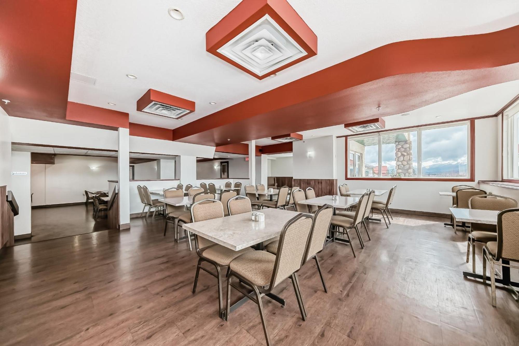 Grande Cache Inn & Suites Экстерьер фото