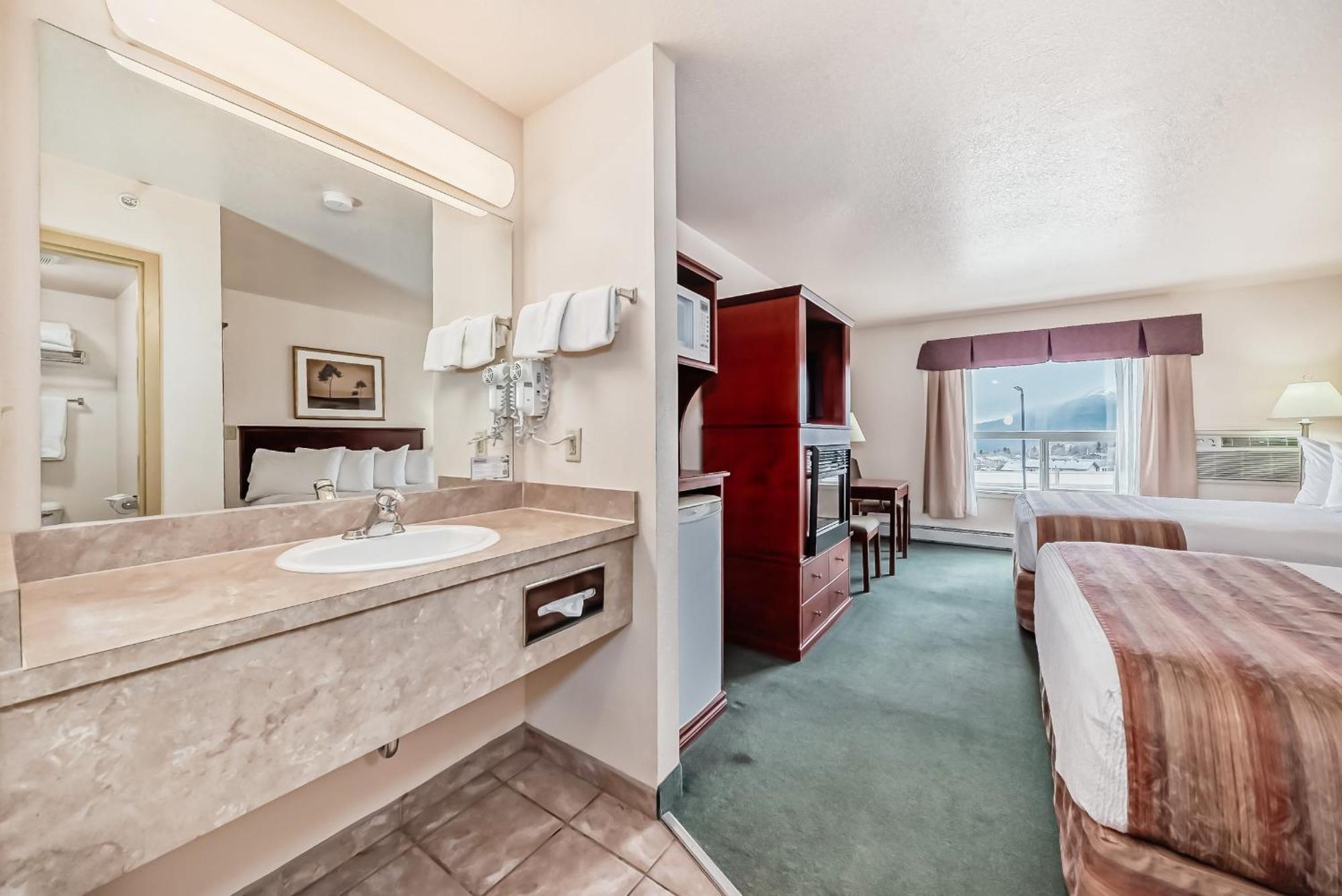 Grande Cache Inn & Suites Экстерьер фото